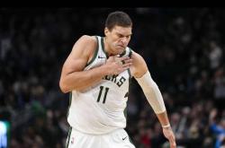 密尔沃基雄鹿加入争夺德安德烈艾顿战局