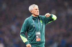 中超媒体：在0-3惨败给澳洲球队麦克阿瑟FC后，国安主帅塞蒂恩主动辞职