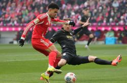 （体育）足(zú)球——德甲：拜仁慕(mù)尼黑不敌奥格斯堡