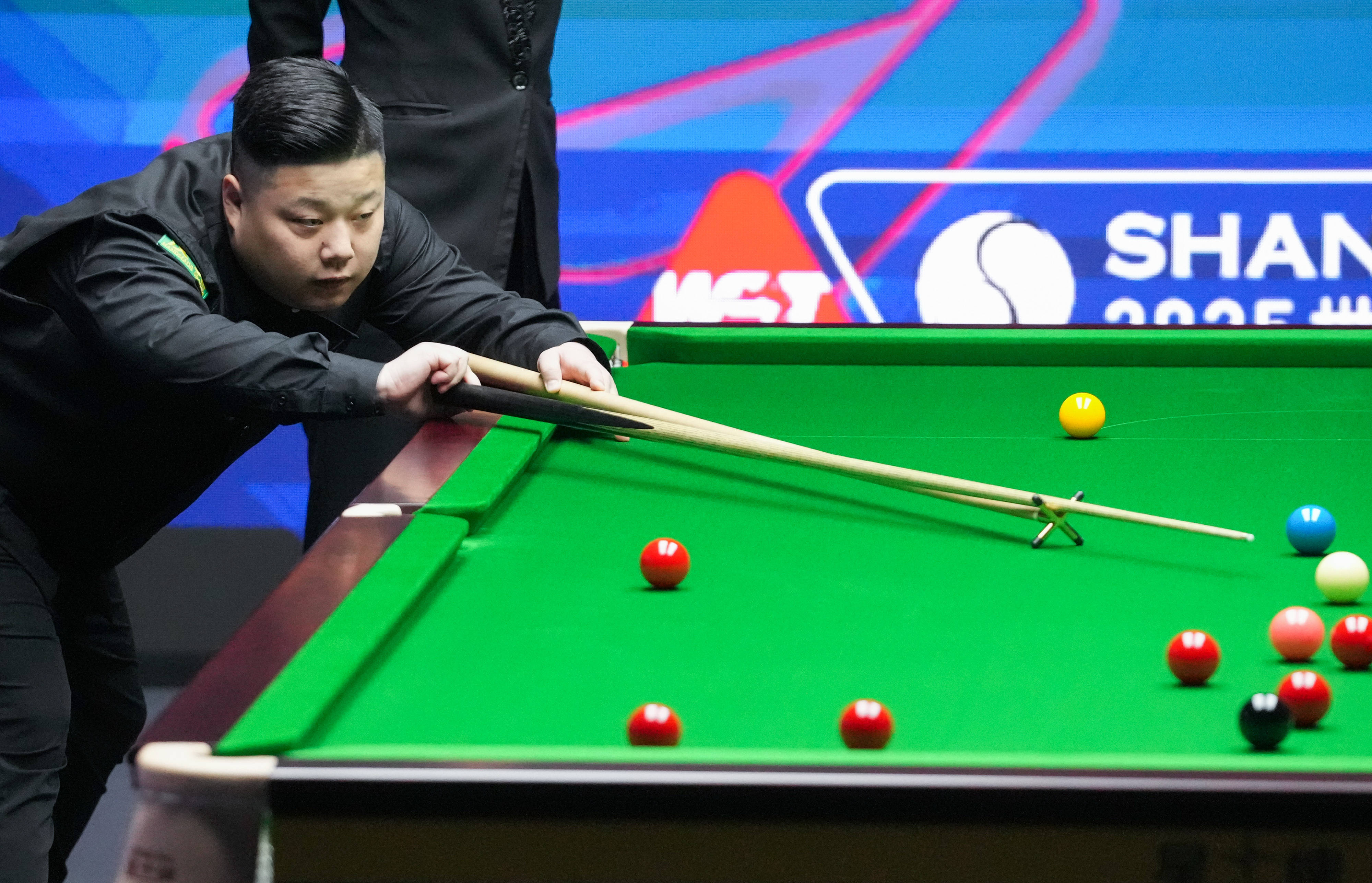 （体育）斯诺克——上海大师赛：墨菲战胜韩富源