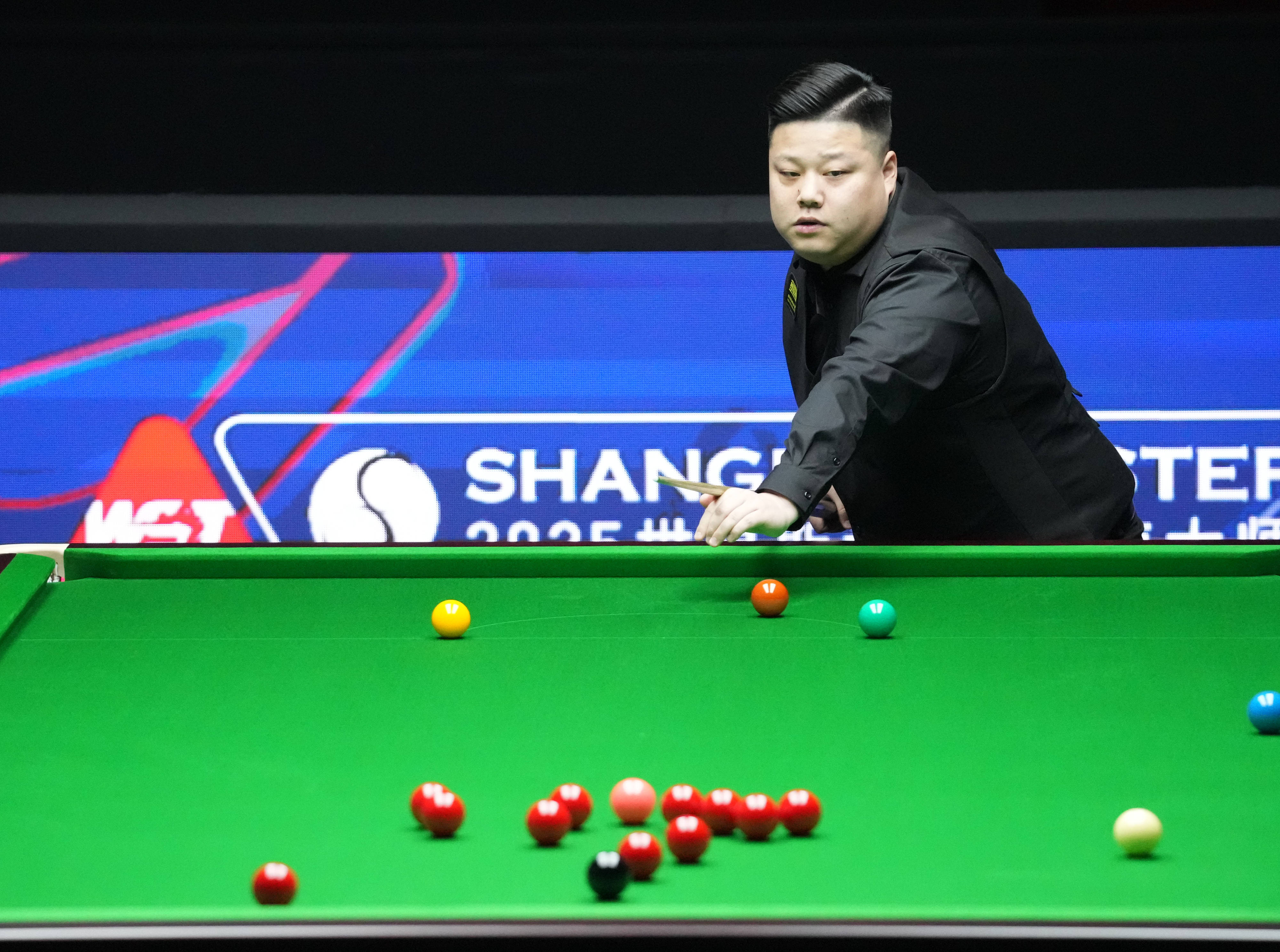 （体育）斯诺克——上海大师赛：墨菲战胜韩富源