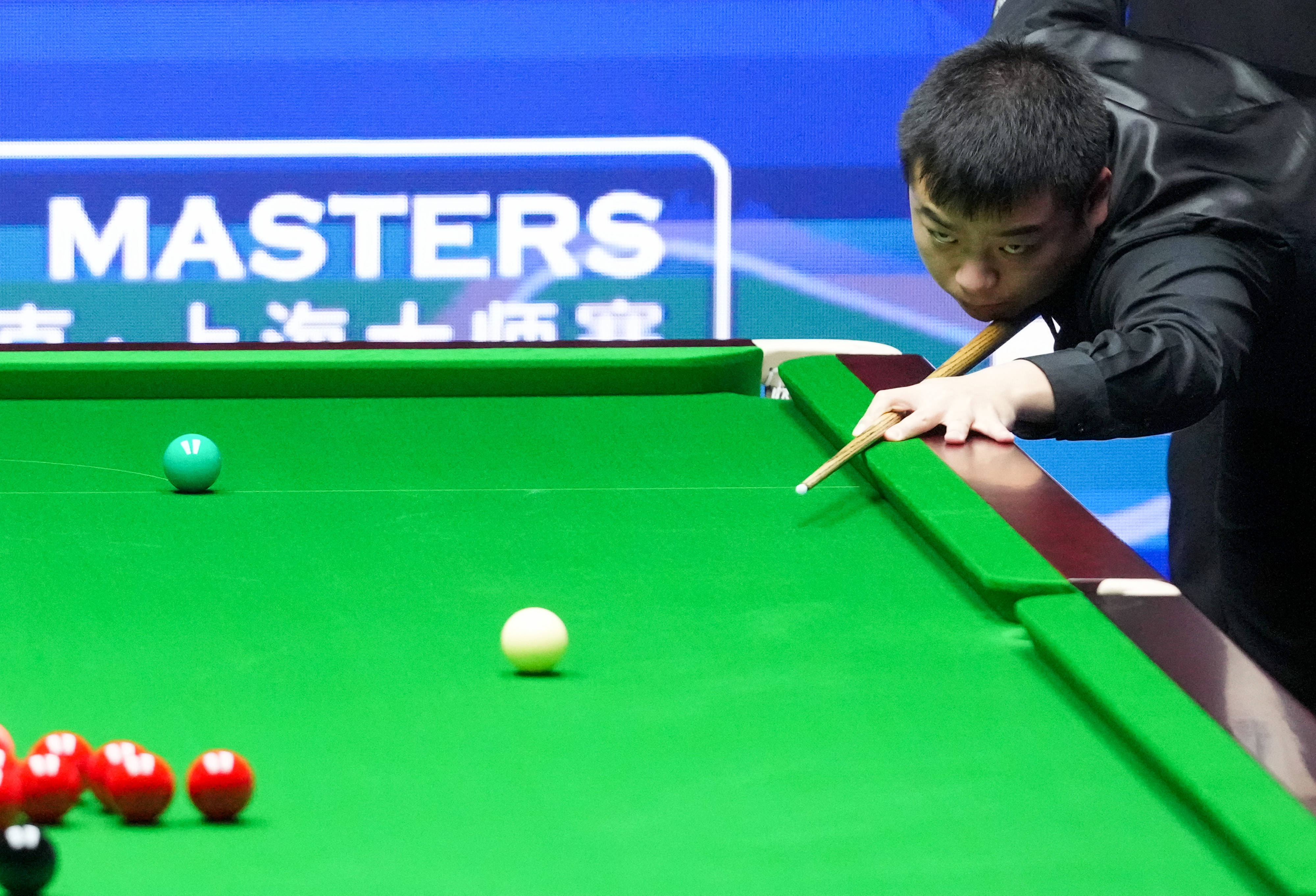 （体育）斯诺克——上海大师赛：罗伯逊胜庞俊旭