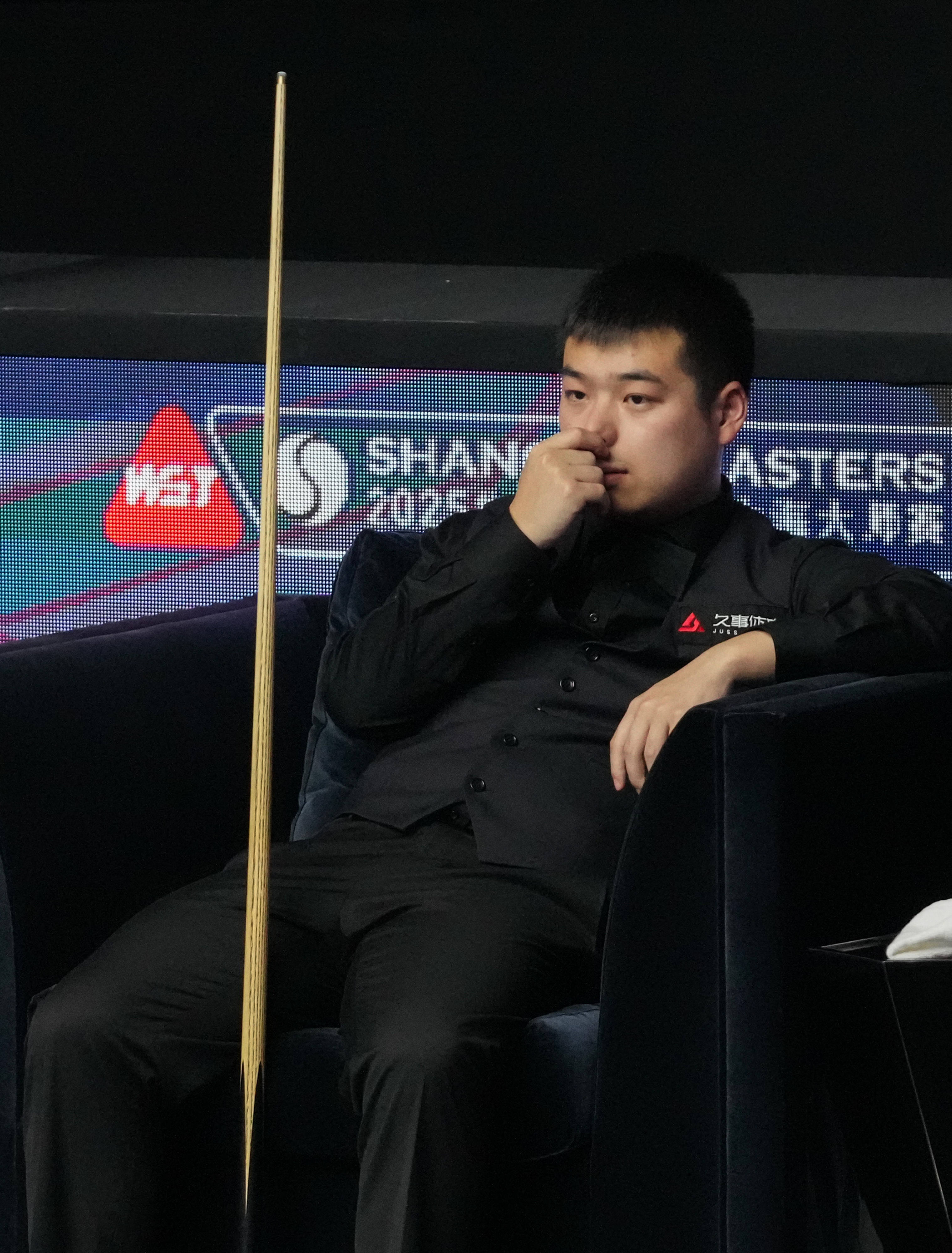 （体育）斯诺克——上海大师赛：罗伯逊胜庞俊旭