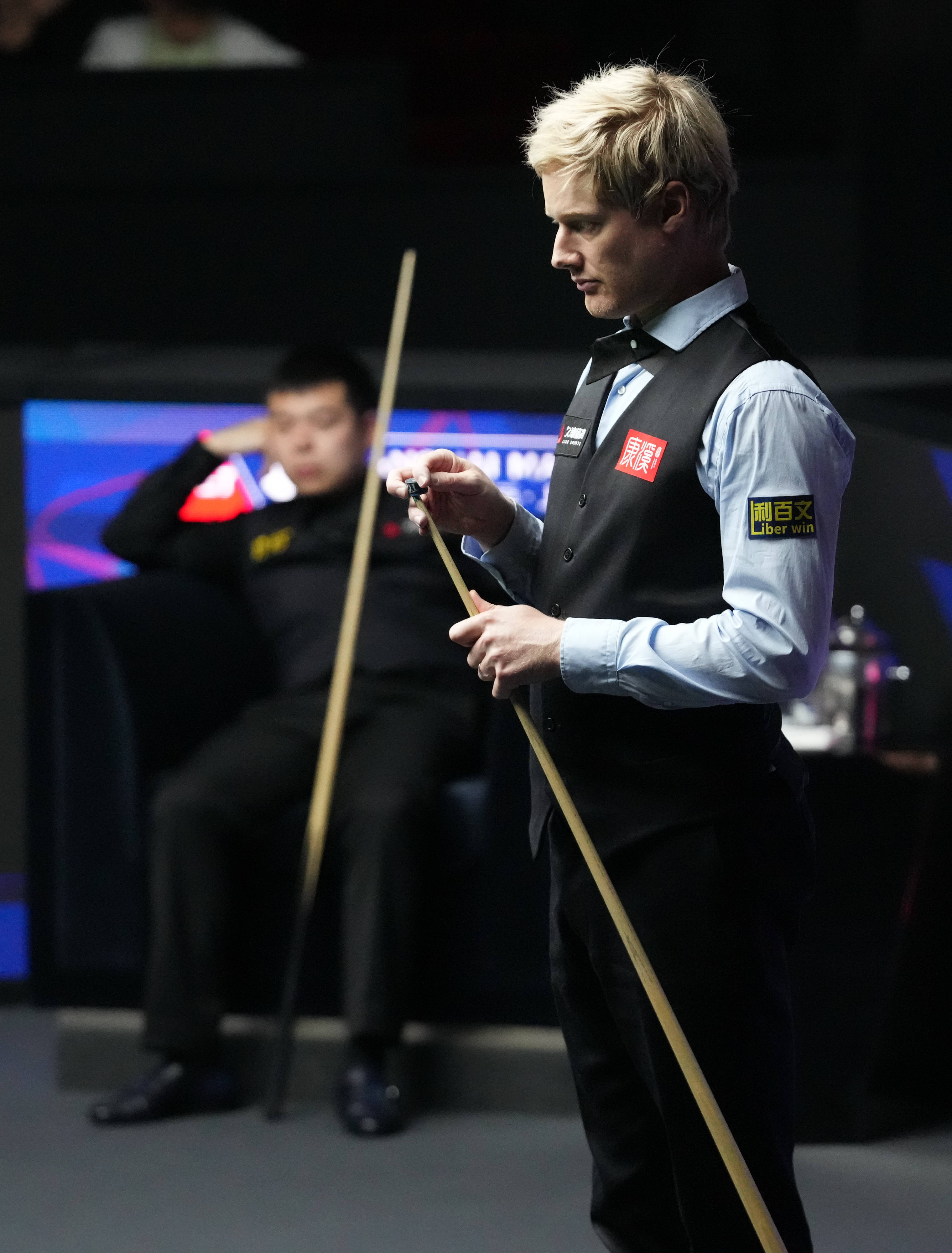 （体育）斯诺克——上海大师赛：罗伯逊胜庞俊旭