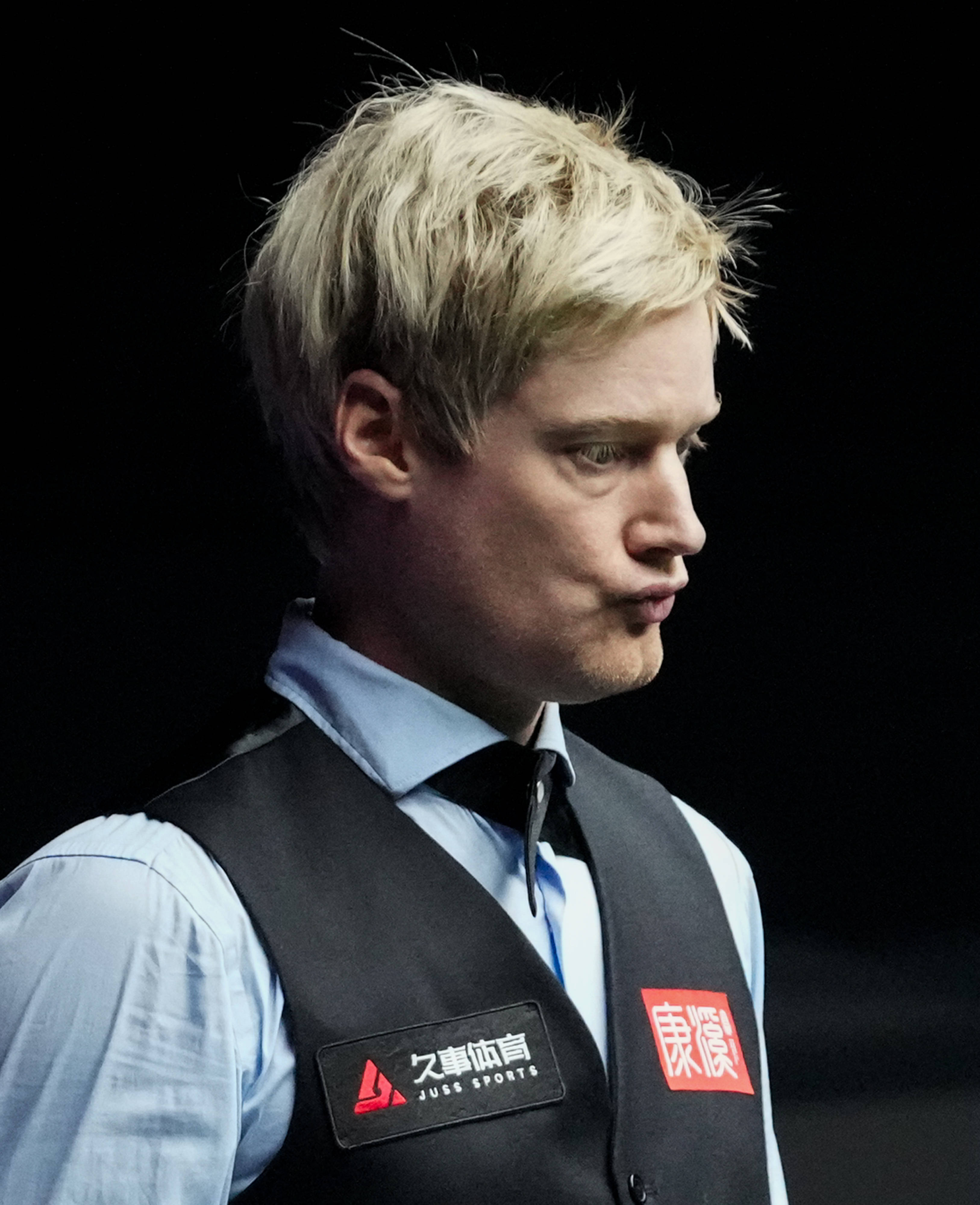 （体育）斯诺克——上海大师赛：罗伯逊胜庞俊旭