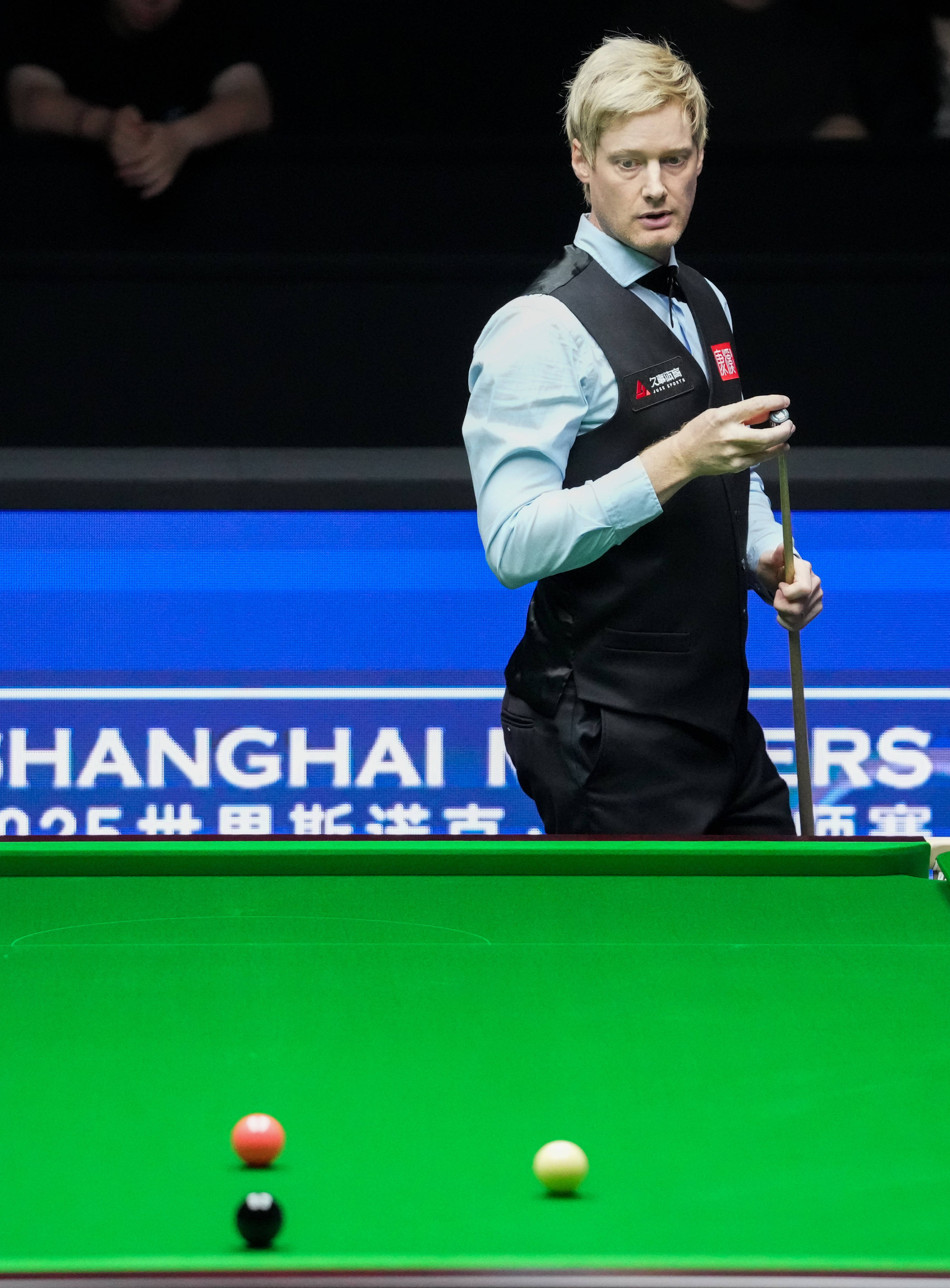 （体育）斯诺克——上海大师赛：罗伯逊胜庞俊旭