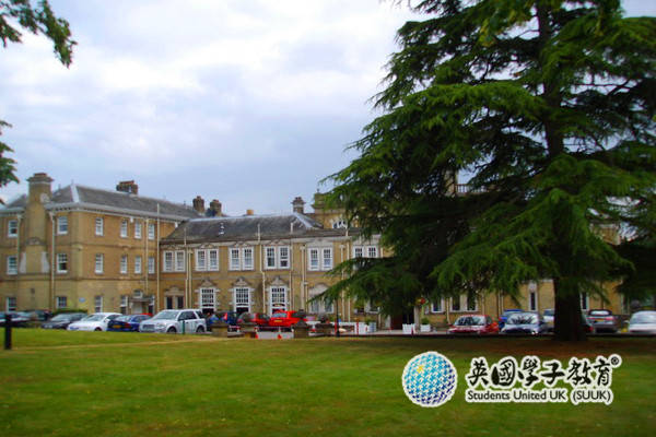 南安普顿大学2025学年入学重要事项提醒