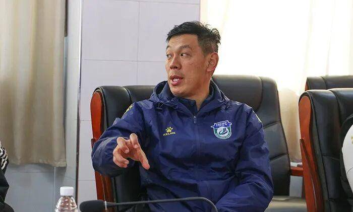 齐鲁超赛冠军球队进校园 泰安体教融合赋能青少年足球成长