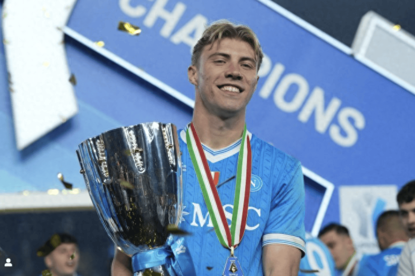 转会费7650万!曼联标王10场0球,挤走霍伊伦,让那不勒斯捡便宜