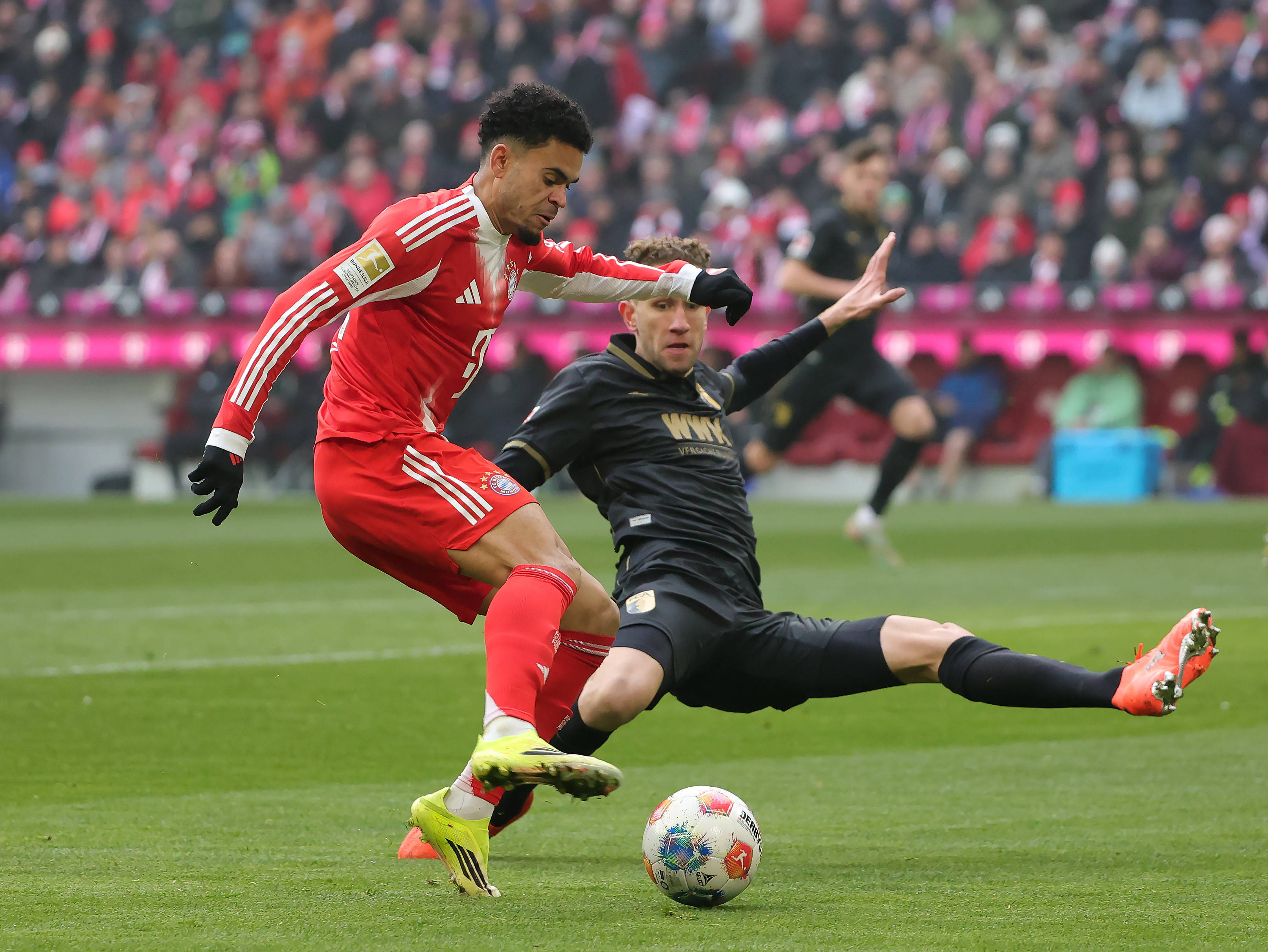 (体育)足球——德甲:拜仁慕尼黑不敌奥格斯堡