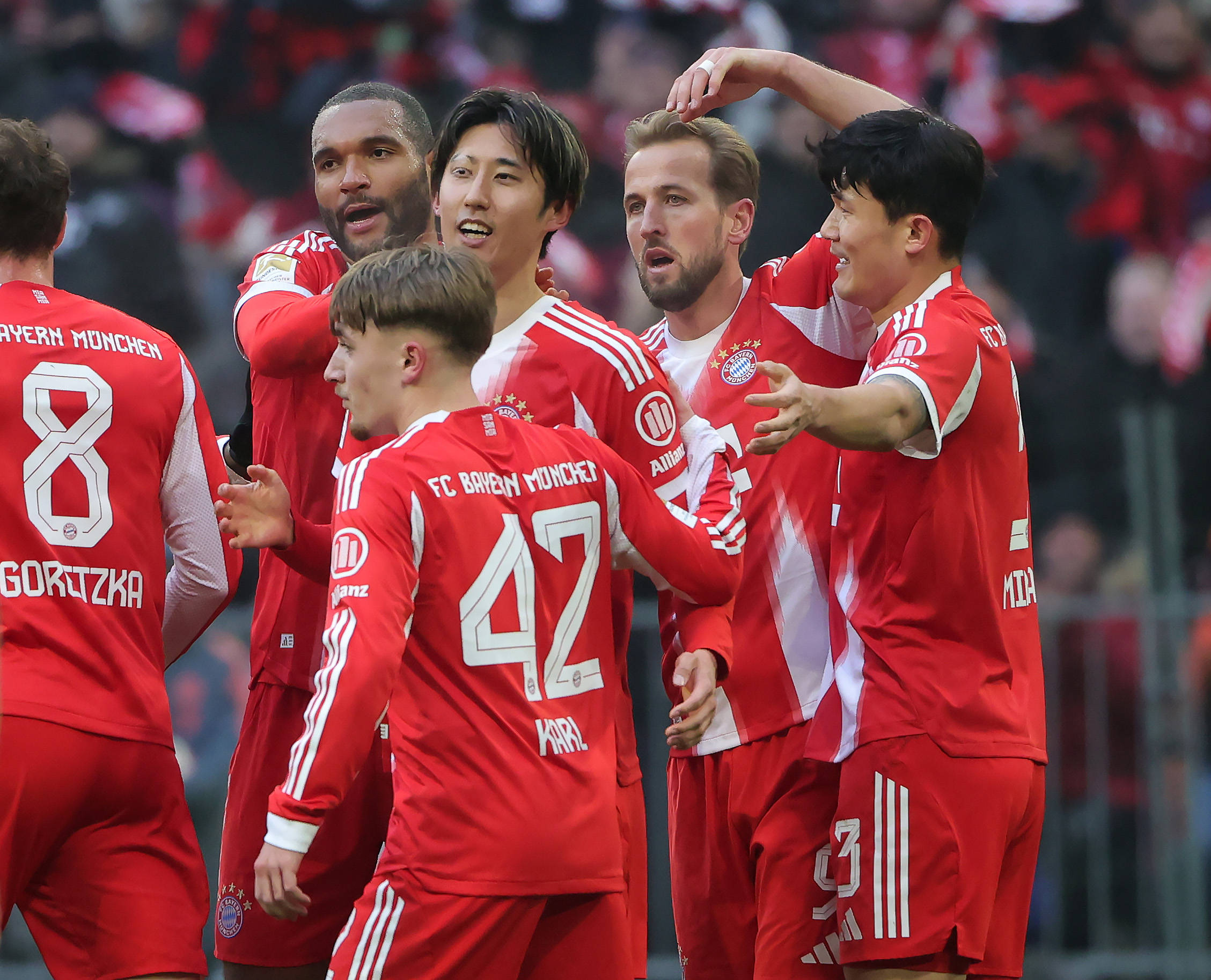 (体育)足球——德甲:拜仁慕尼黑不敌奥格斯堡