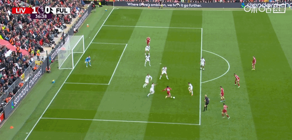 体坛联播｜巴萨大胜西班牙人9分领跑，利物浦止住三连败