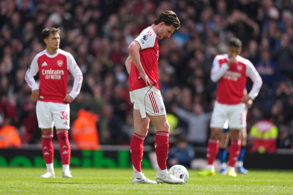 体坛联播｜巴萨大胜西班牙人9分领跑，利物浦止住三连败